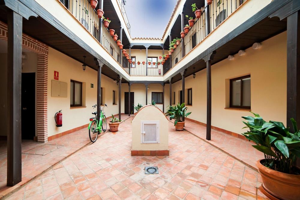 Corral De Los Chicharos Seville Exterior photo